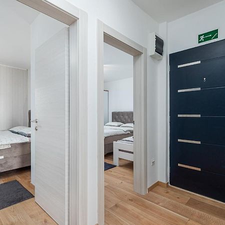 Massa Apartment 200 M To The See Poreč Extérieur photo